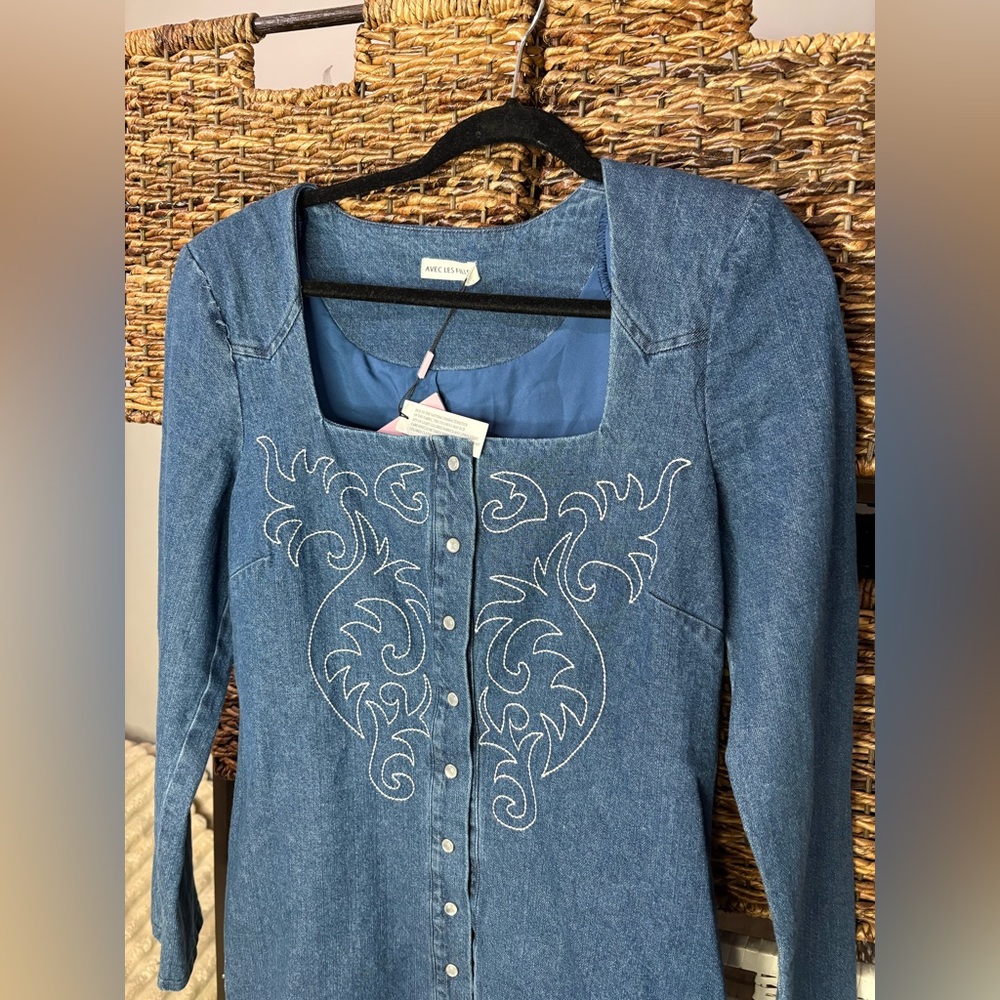 NWT Avec Les Filles western snap up Blue Denim mini Dress Embroidered Design - Picture 3 of 9